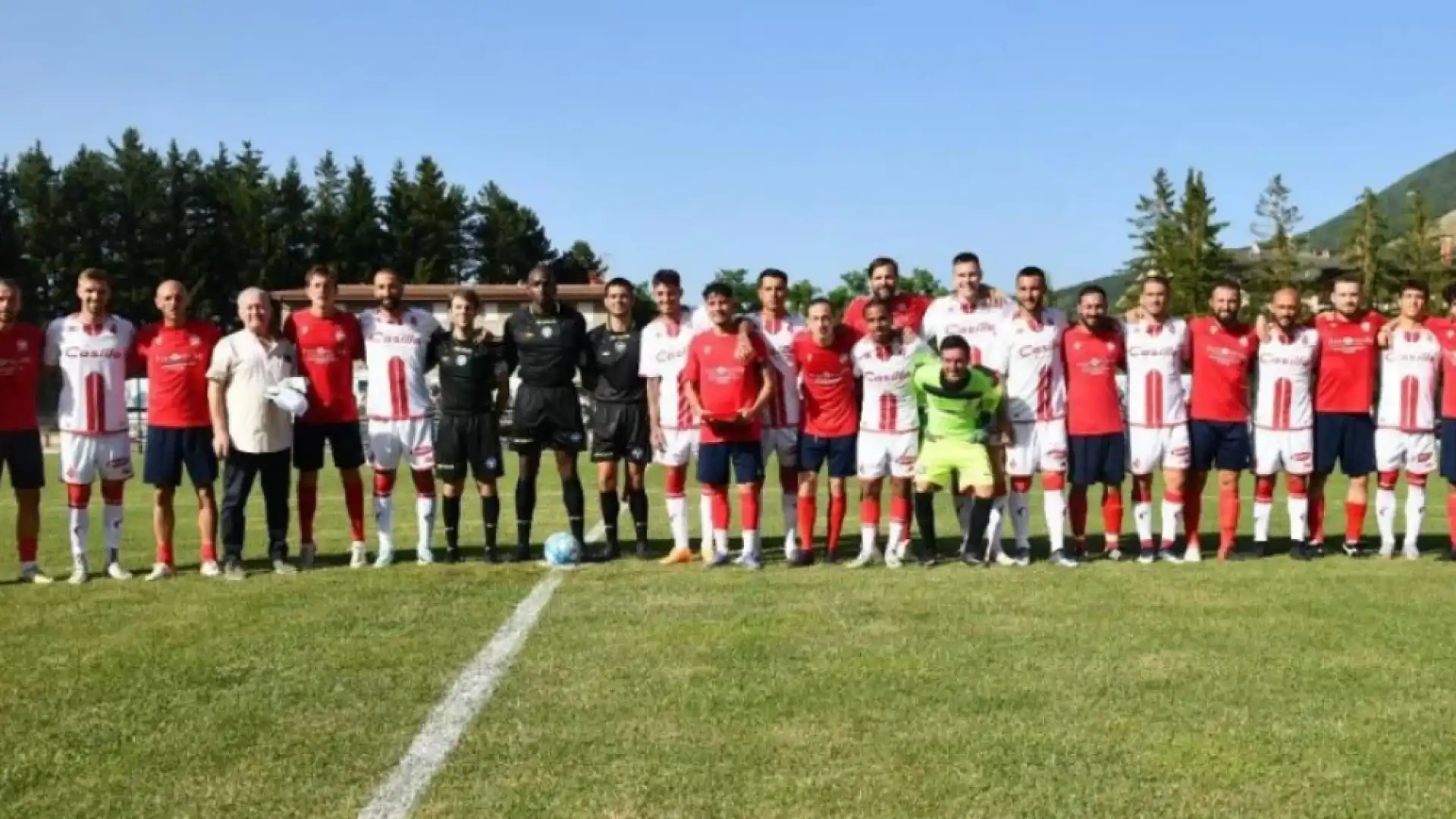 Jeremy Menez approda al Bari. Colpo di livello per la società del presidente De Laurentiis. Il fantasista classe '87 ha firmato fino a giugno '24 con opzione.